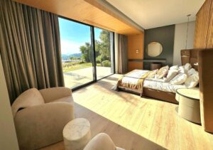 Luxury 5-Bedroom Seafront Villa in Yalıkavak