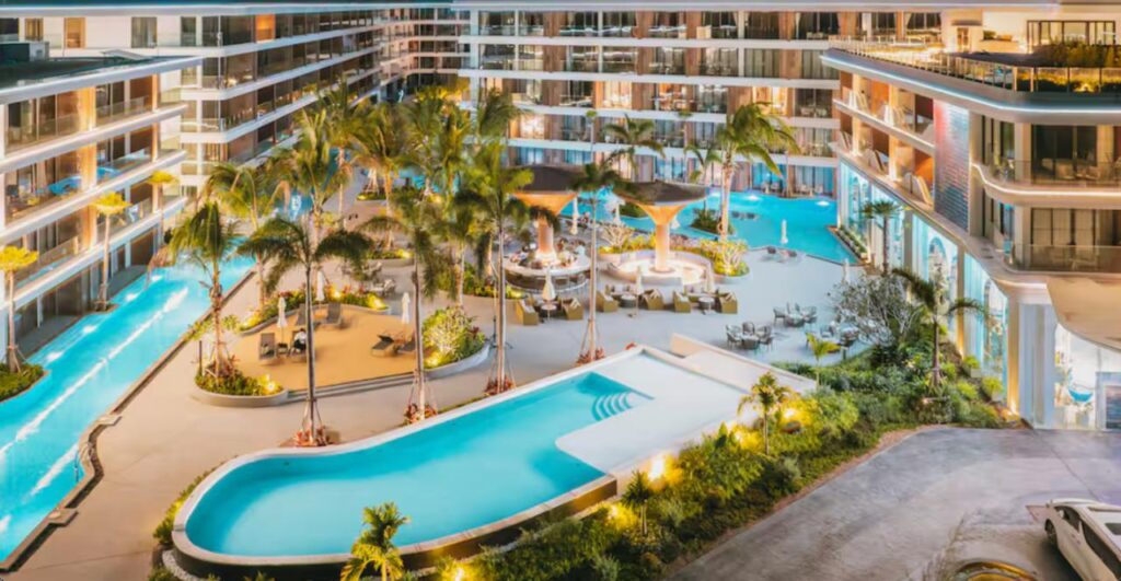 Thailand, Phuket: Ready-to-Move-In Apartments 50 m from Bang Tao Beach